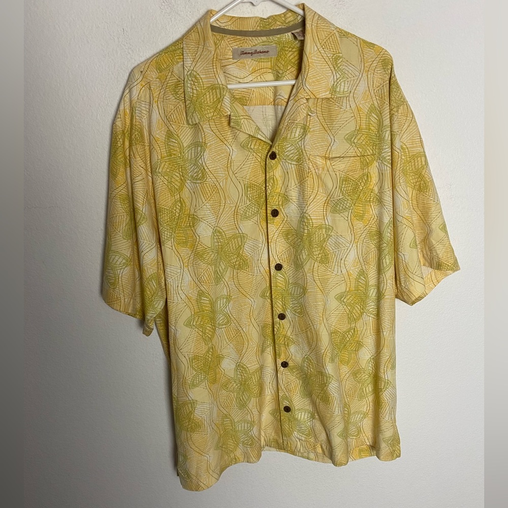 Men’s Tommy Bahama Silk Blend Floral Hawaiian Shirt Yellow XL EUC short sleeve